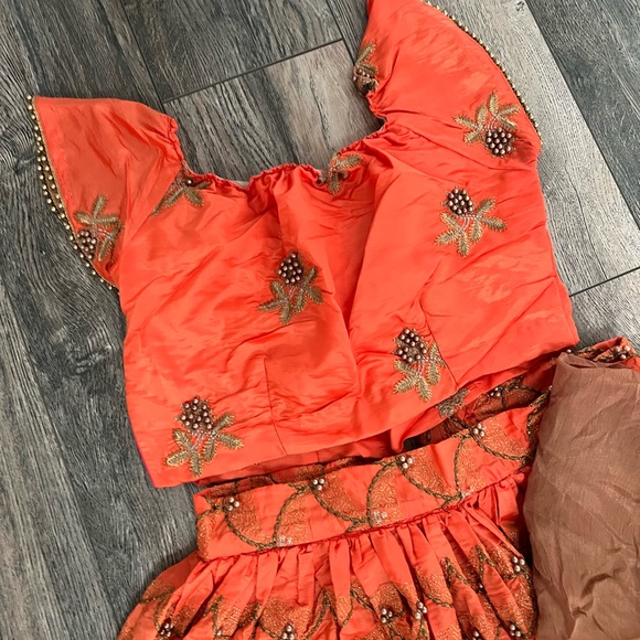 LEHENGA - Picture 3 of 5